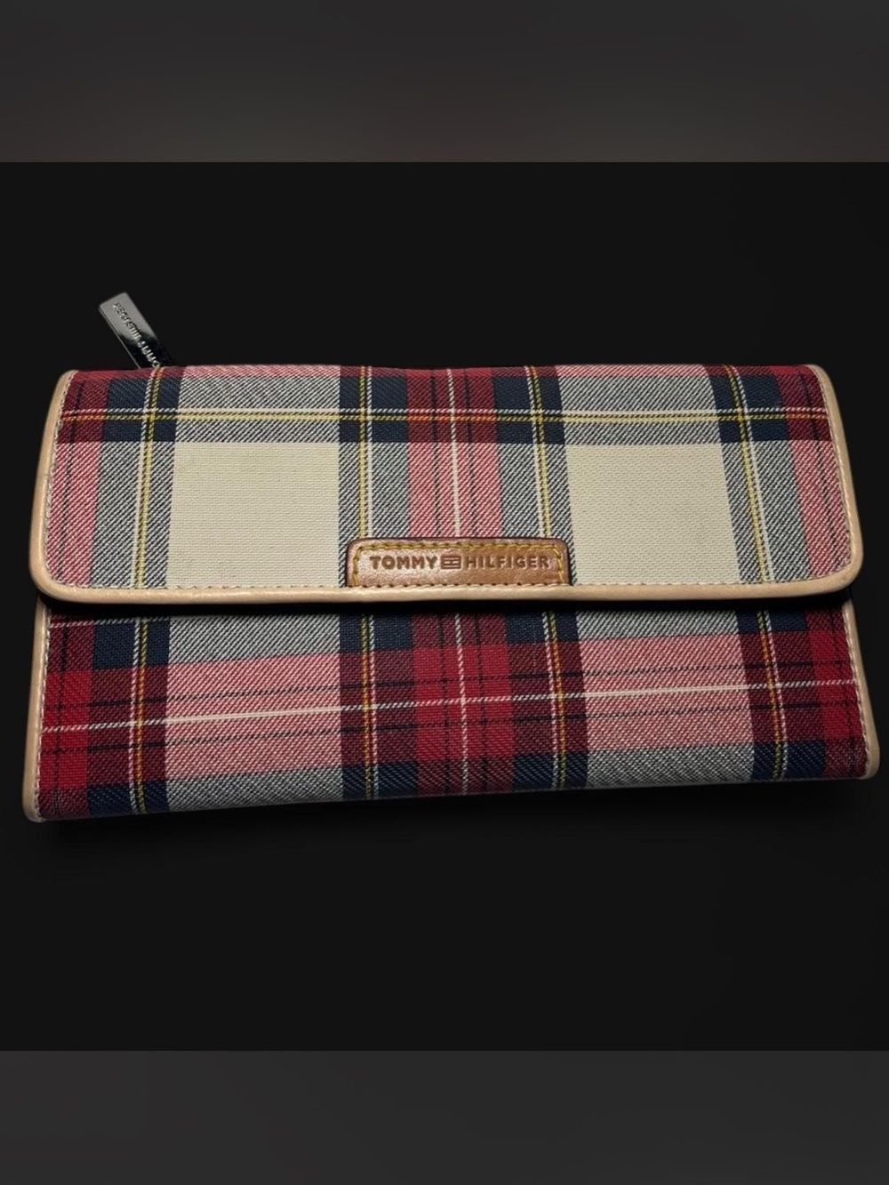 ⭐️💫Tommy Hilfiger Red, Navy & Cream Plaid Foldover Wallet
